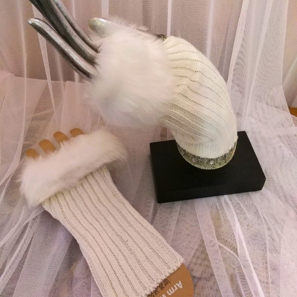 Women's Knit Fingerless Gloves Cuz Faux - Picture 2 of 4